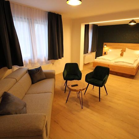 Der Hirsch Hotel 蒙绍 外观 照片