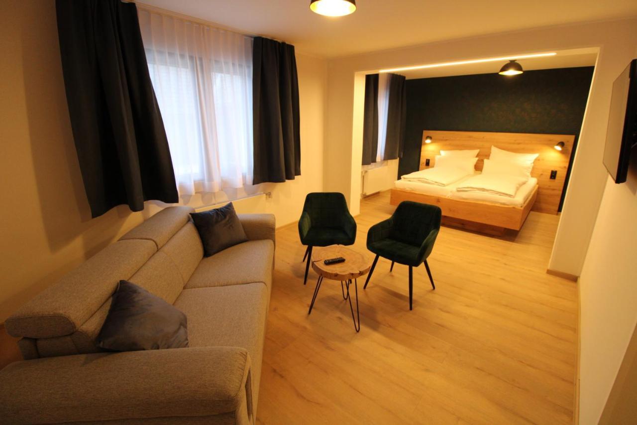 Der Hirsch Hotel 蒙绍 外观 照片
