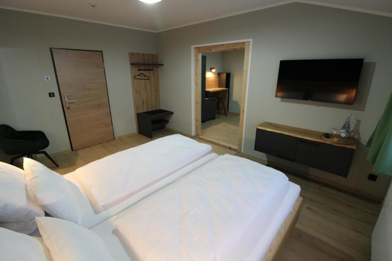 Der Hirsch Hotel 蒙绍 外观 照片