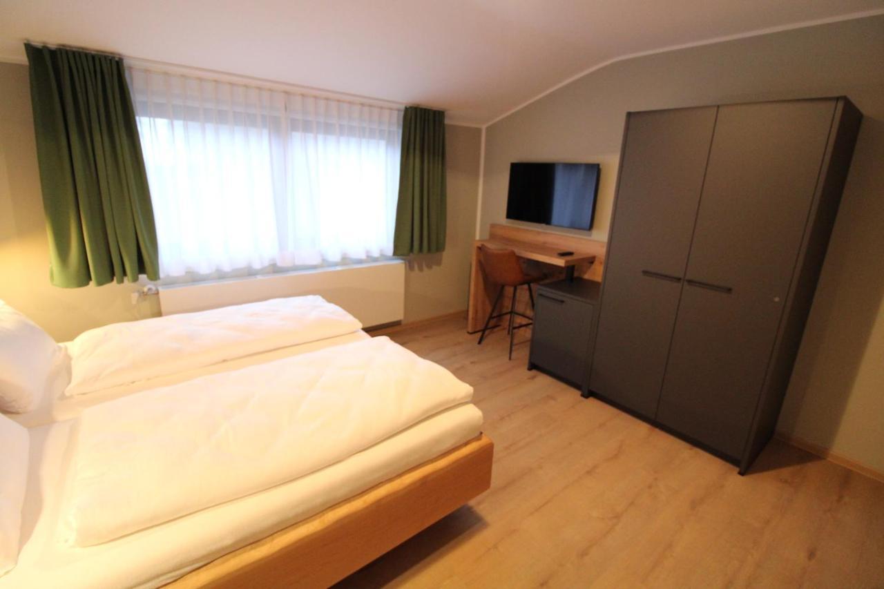 Der Hirsch Hotel 蒙绍 外观 照片