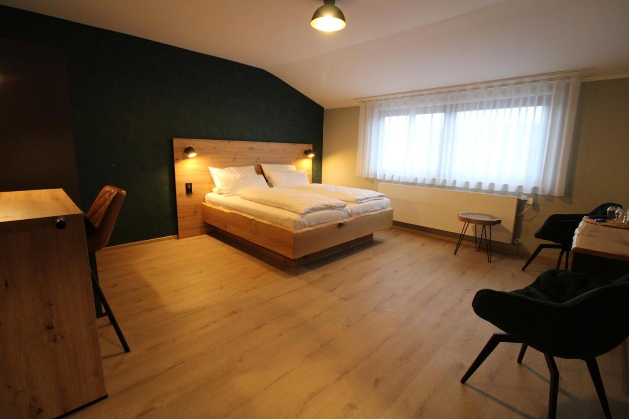 Der Hirsch Hotel 蒙绍 外观 照片