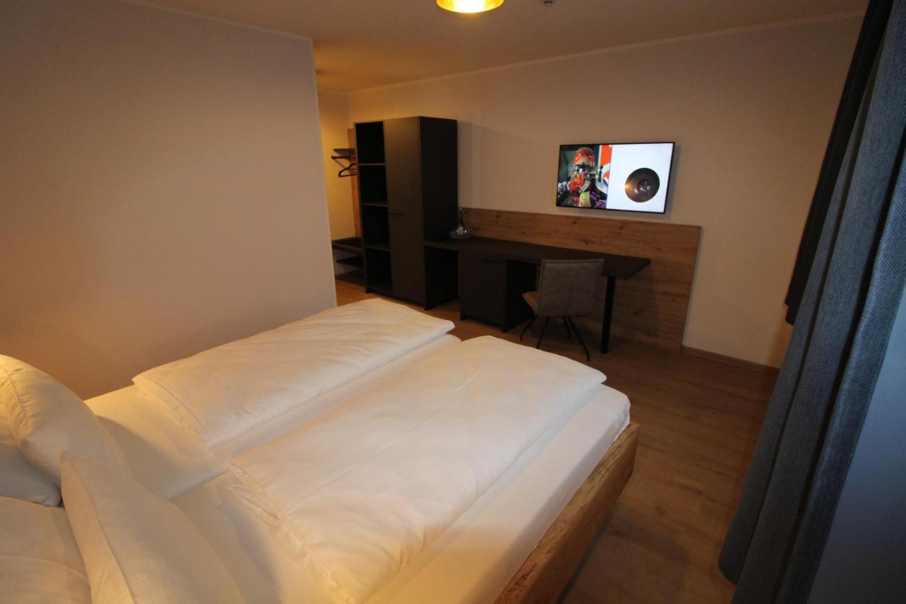 Der Hirsch Hotel 蒙绍 外观 照片