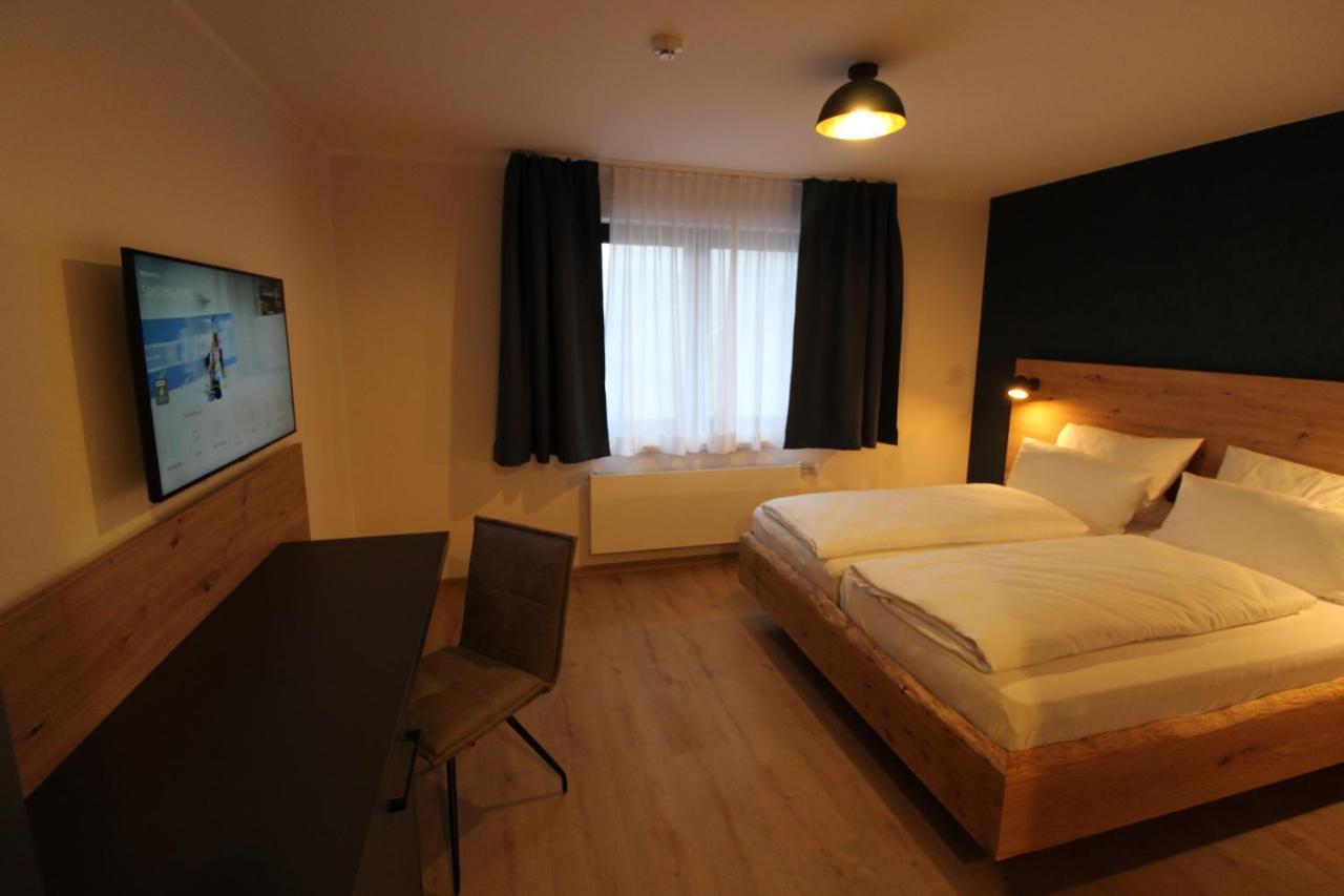 Der Hirsch Hotel 蒙绍 外观 照片