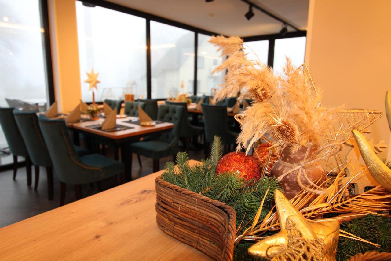 Der Hirsch Hotel 蒙绍 外观 照片